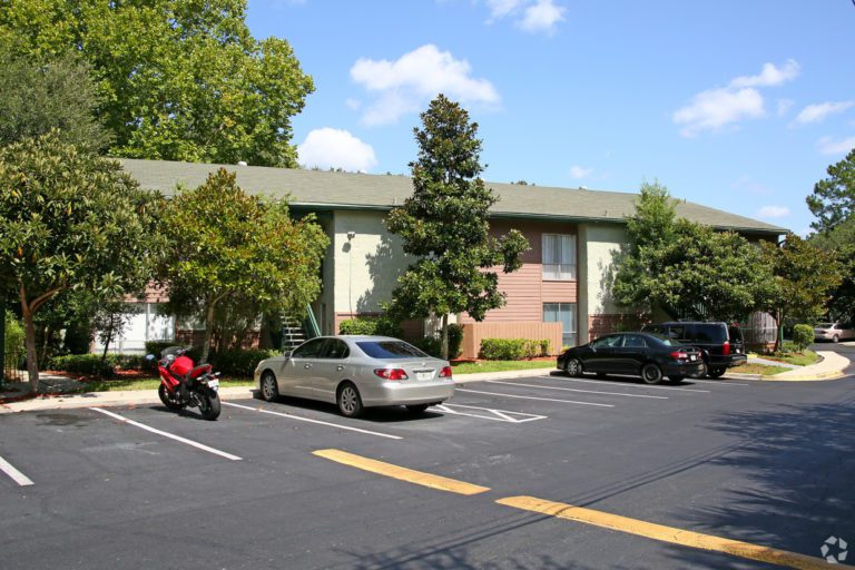 regency-oaks-apartments-gainesville-fl-building-photo-768x512.jpg